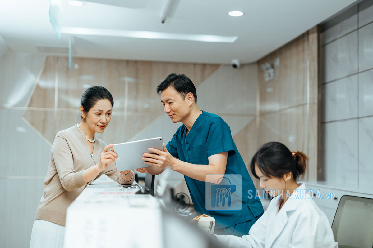 Ai phù hợp với vai trò quản lý vận hành phòng khám?