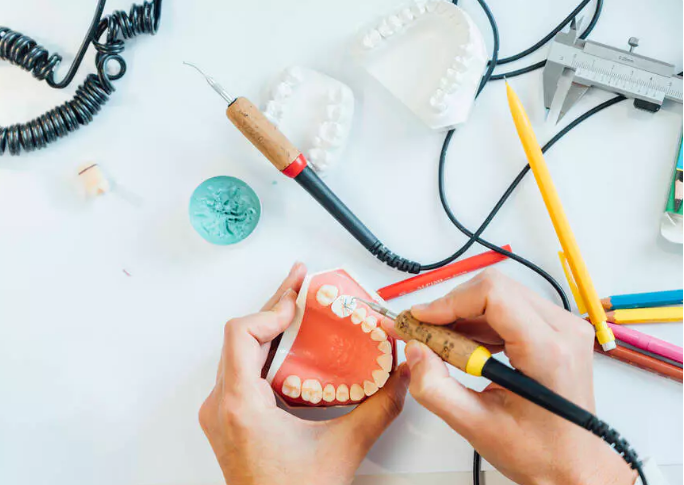 Sáp nha khoa (Wax) và ứng dụng trong labo răng giả